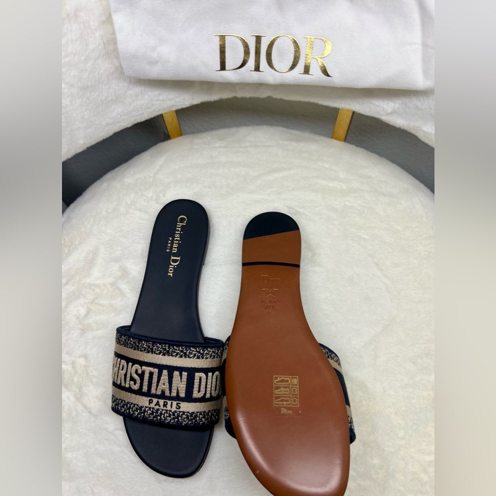 Dway Dior Slides